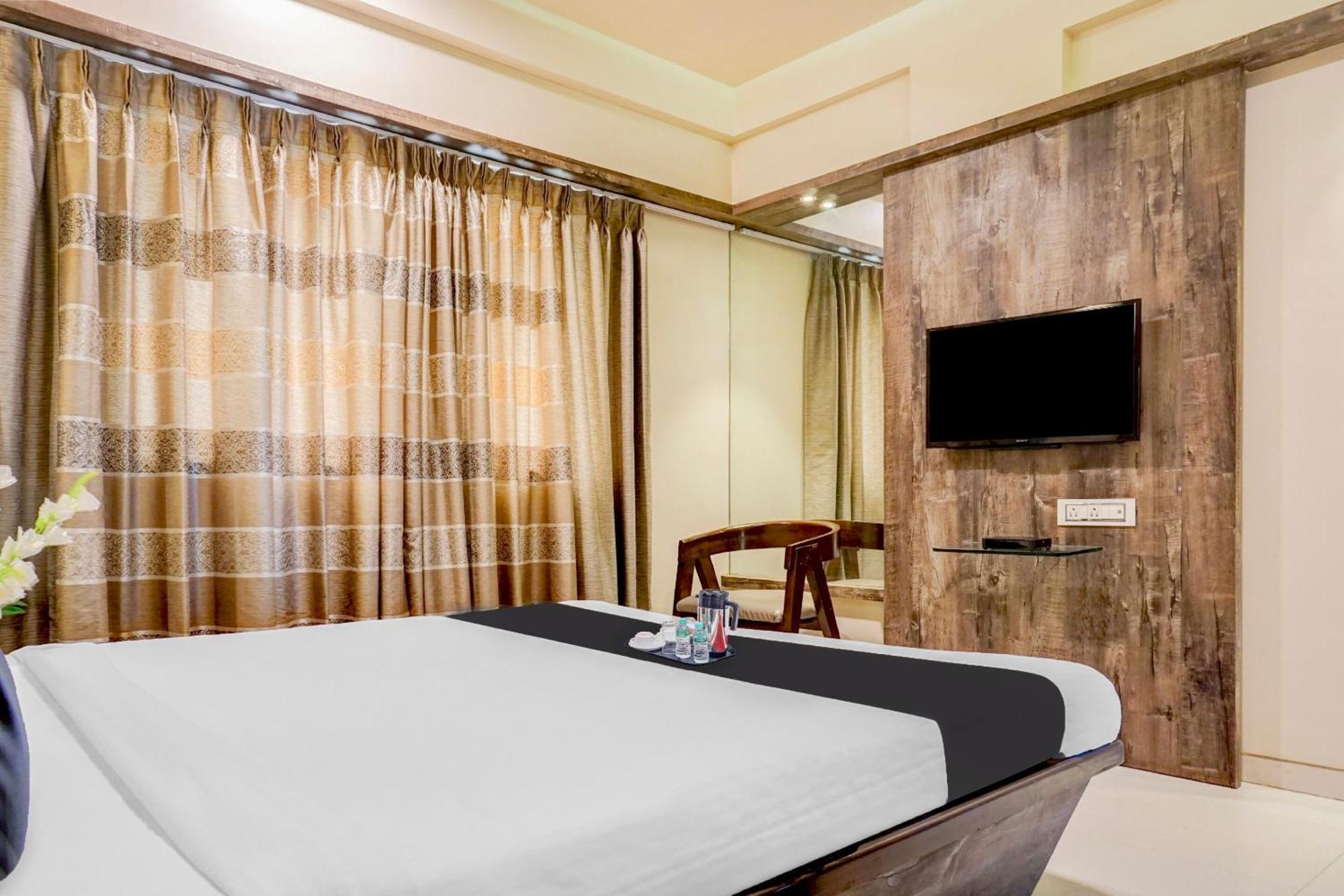 Caves Plaza Near Igi Airport Delhi 4* New Delhi